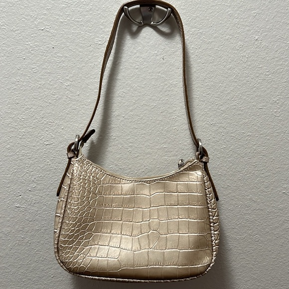 Amanda Smith Shoulder Bag - Picture 2 of 4